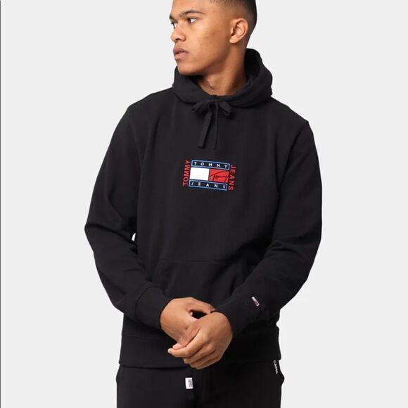 TOMMY JEANS - Timeless Tommy Hoodie - Picture 1 of 6
